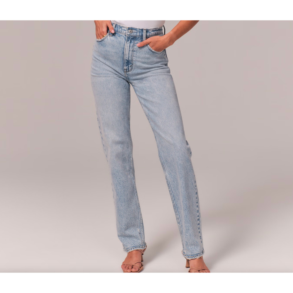 Abercrombie & Fitch Ultra High Rise 90s Straight Jean Size 6|28